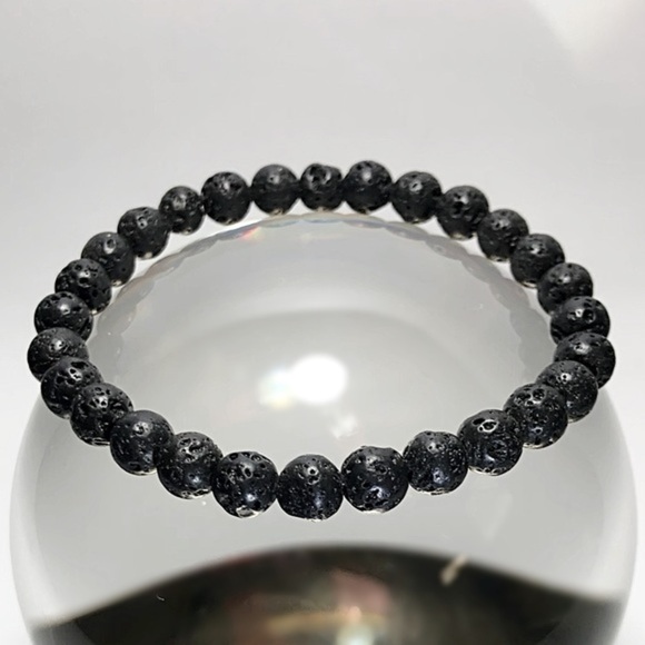 Hand Made Lava Rock Oil Diffuser Bracelet - Picture 3 of 4